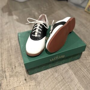 Women’s Eastland shoes